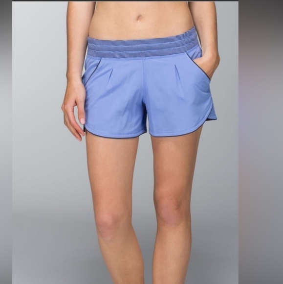lululemon athletica Pants - Lululemon Free Reign Short Lullaby size 8